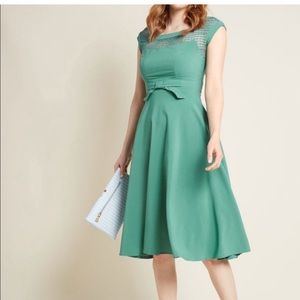 Worth the Wink Midi Dress in Sage in 1X